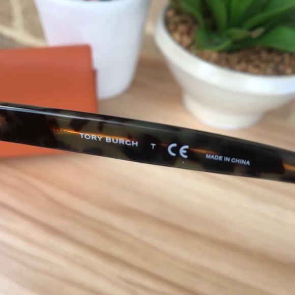 Tory Burch Tortoise Sunnies! - Picture 3 of 8